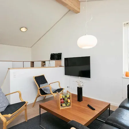 Feriehus Four-bedroom Holiday In Bagenkop